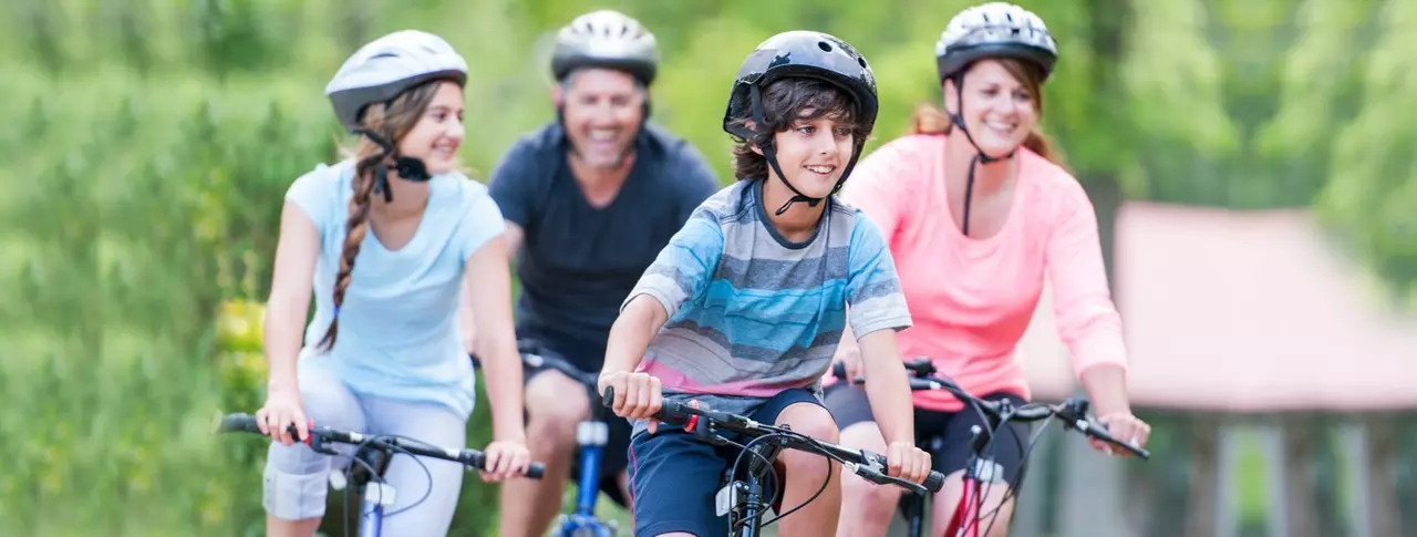 What are the benefits of riding a bike to school?